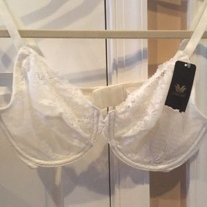 Brand new Wacoal underwire lace bra 34D